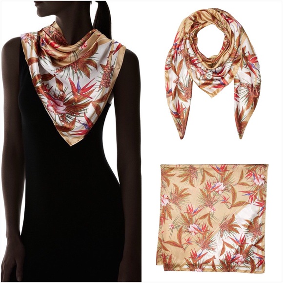 Vince Camuto Scarf